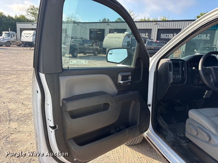 image for item ET0383 2015 Chevrolet Silverado 1500 pickup truck