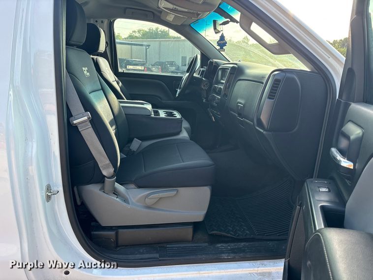 image for item ET0383 2015 Chevrolet Silverado 1500 pickup truck