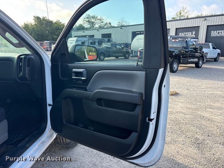 image for item ET0383 2015 Chevrolet Silverado 1500 pickup truck