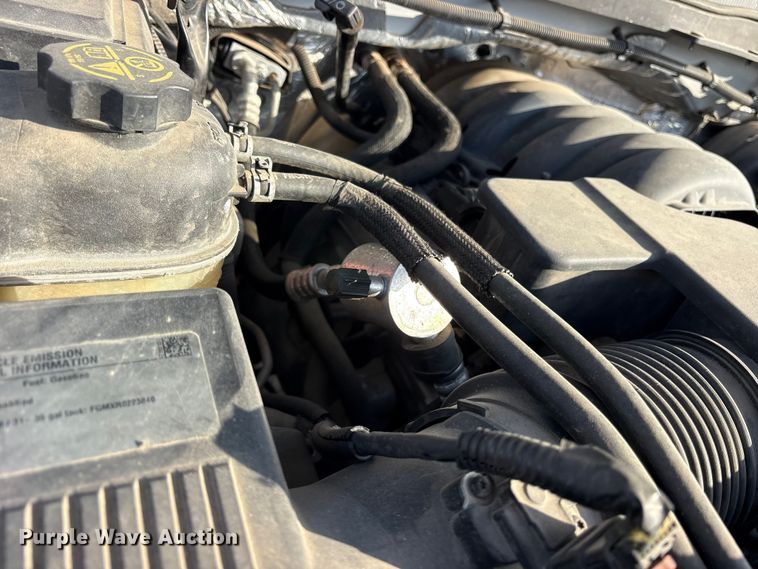 image for item ET0383 2015 Chevrolet Silverado 1500 pickup truck