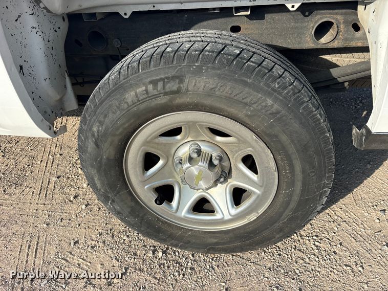 image for item ET0383 2015 Chevrolet Silverado 1500 pickup truck