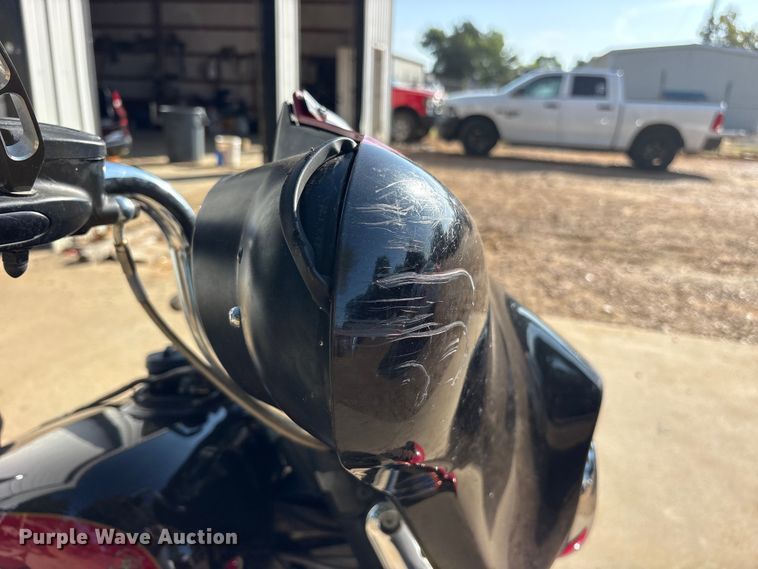 image for item ET0402 2010 Harley Davidson Street Glide motorcycle