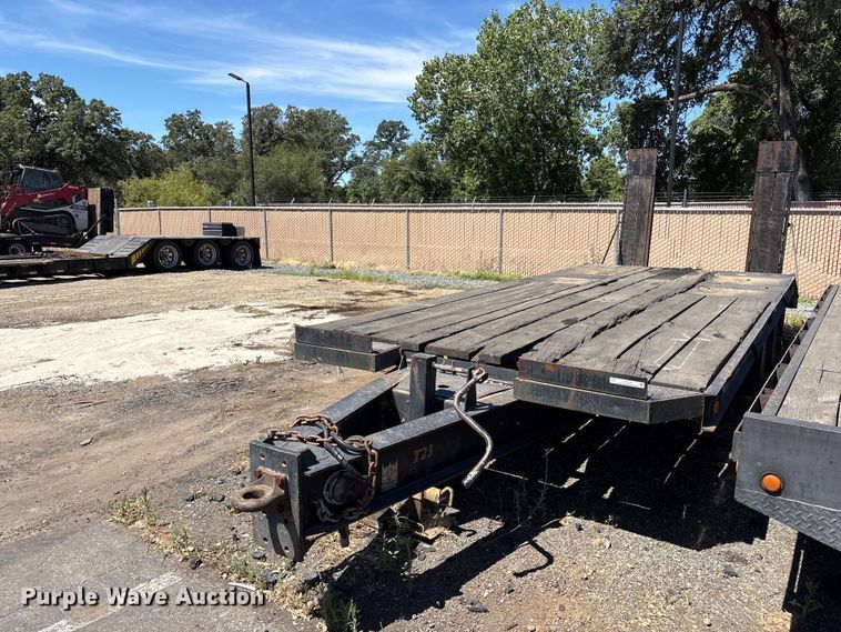 1998 Trail King Industries equipment trailer