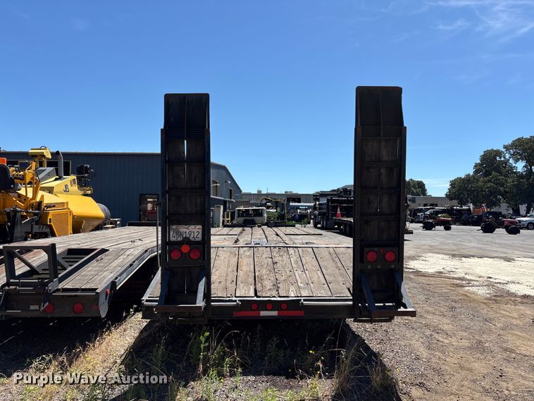 image for item ET0535 1998 Trail King Industries equipment trailer