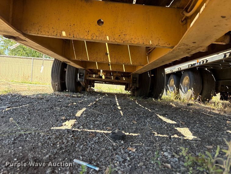 image for item ET0535 1998 Trail King Industries equipment trailer