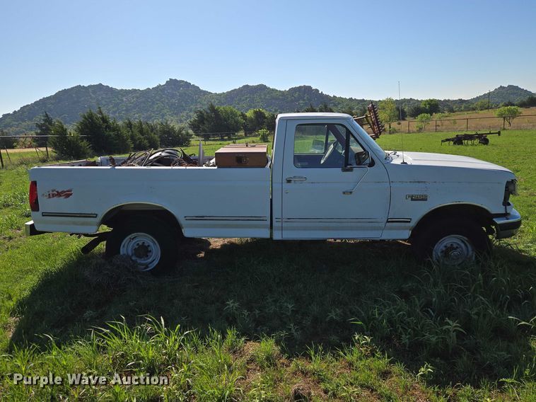 image for item ET5096 1993 Ford F250 pickup truck