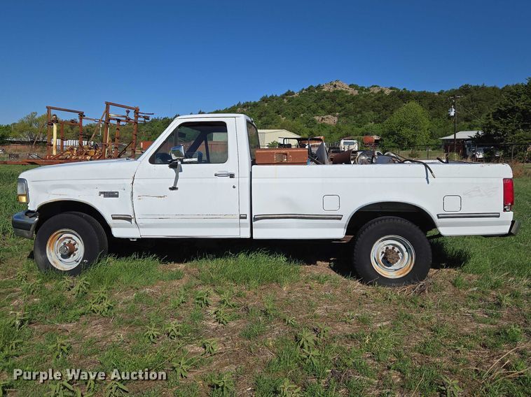 image for item ET5096 1993 Ford F250 pickup truck