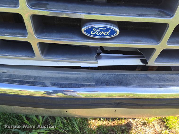 image for item ET5096 1993 Ford F250 pickup truck