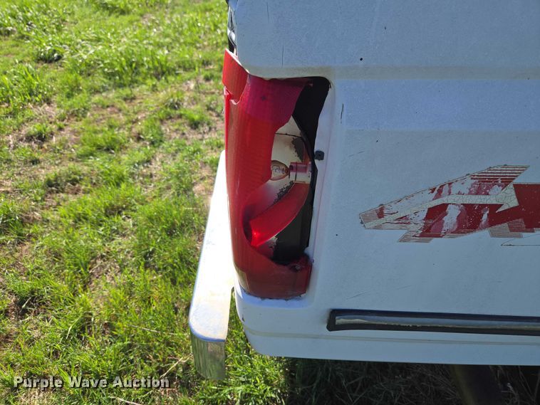 image for item ET5096 1993 Ford F250 pickup truck