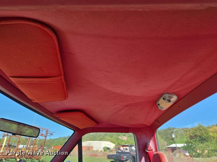 image for item ET5096 1993 Ford F250 pickup truck