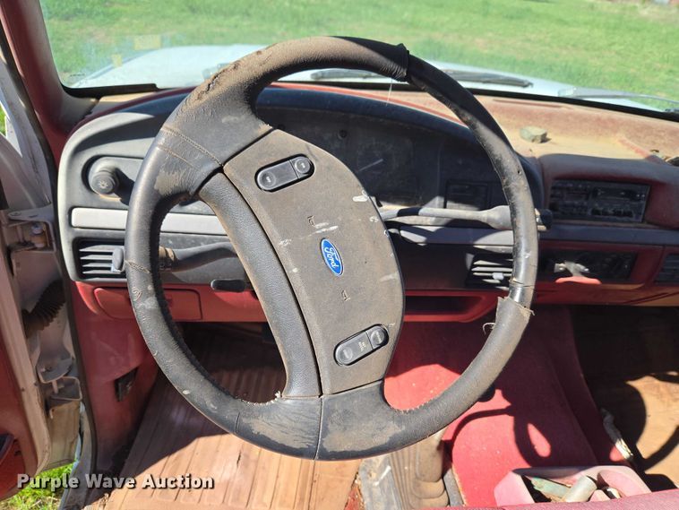image for item ET5096 1993 Ford F250 pickup truck