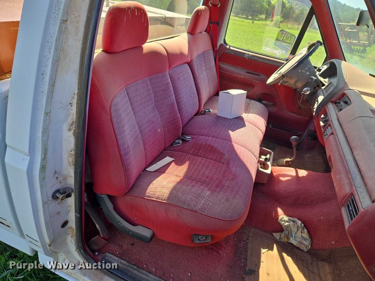 image for item ET5096 1993 Ford F250 pickup truck