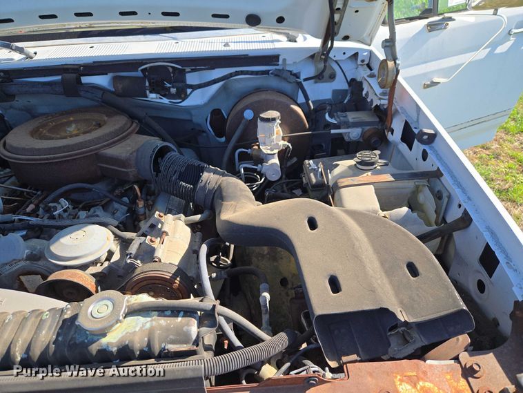 image for item ET5096 1993 Ford F250 pickup truck