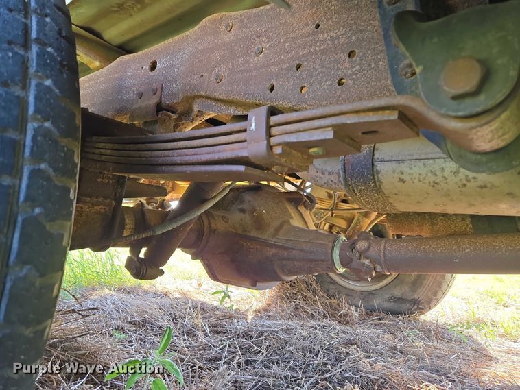 image for item ET5096 1993 Ford F250 pickup truck