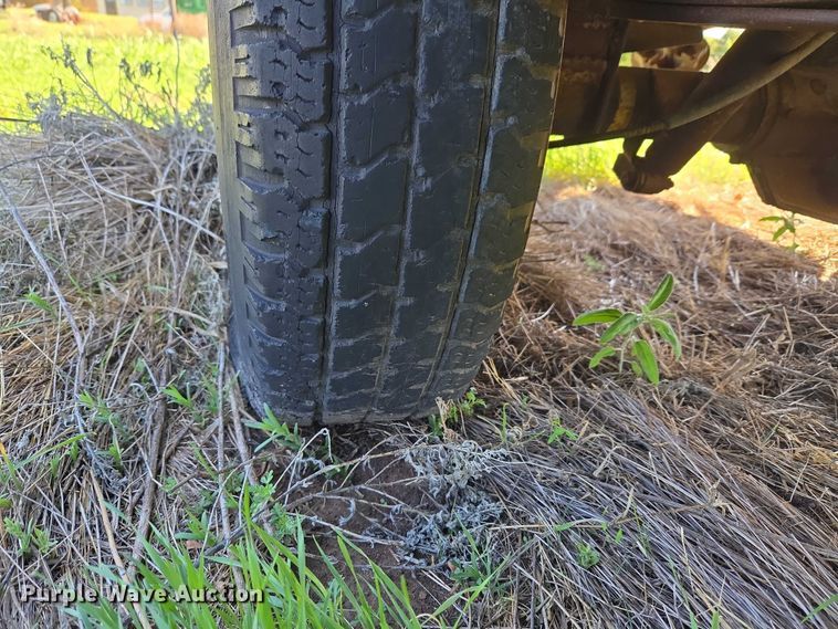 image for item ET5096 1993 Ford F250 pickup truck