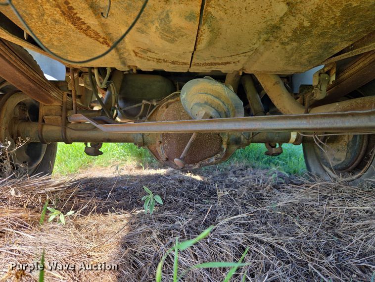 image for item ET5096 1993 Ford F250 pickup truck