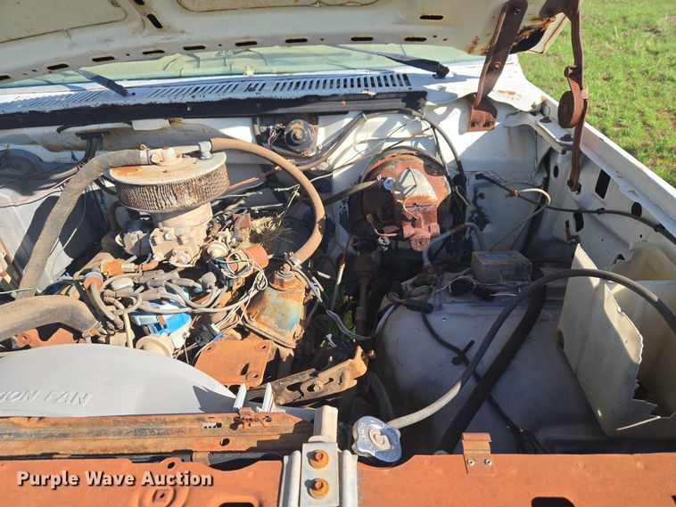 image for item ET5098 1980 Ford F350 flatbed pickup truck