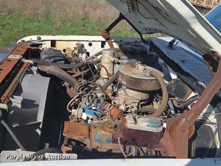 image for item ET5098 1980 Ford F350 flatbed pickup truck