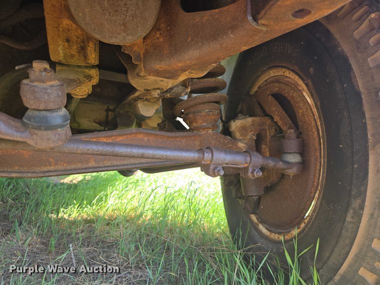 image for item ET5098 1980 Ford F350 flatbed pickup truck