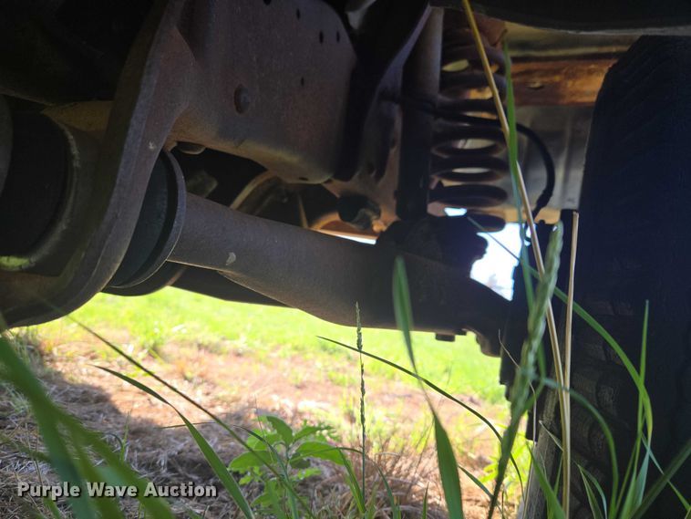 image for item ET5098 1980 Ford F350 flatbed pickup truck