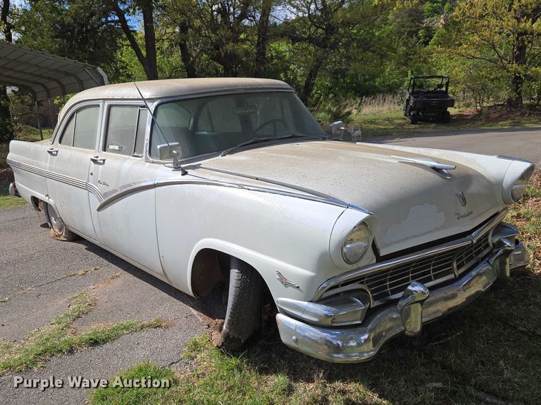 image for item ET5155 1956 Ford Fairlane Town sedan