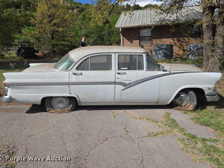 image for item ET5155 1956 Ford Fairlane Town sedan