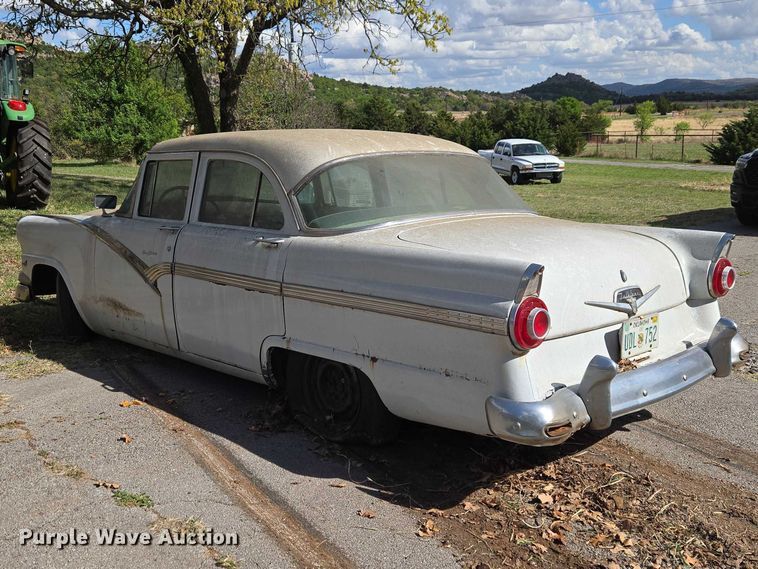 image for item ET5155 1956 Ford Fairlane Town sedan