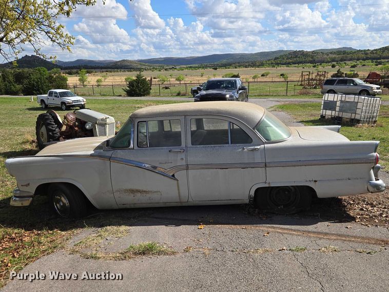 image for item ET5155 1956 Ford Fairlane Town sedan