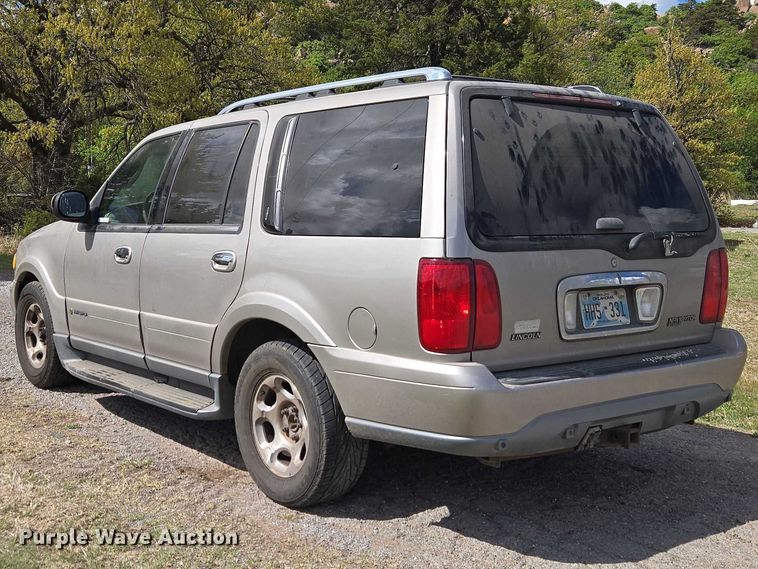 image for item ET5156 2001 Lincoln Navigator SUV