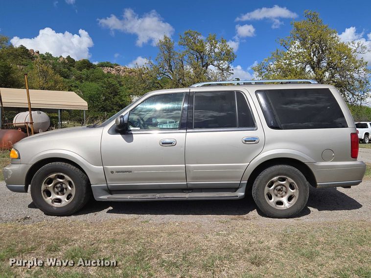 image for item ET5156 2001 Lincoln Navigator SUV