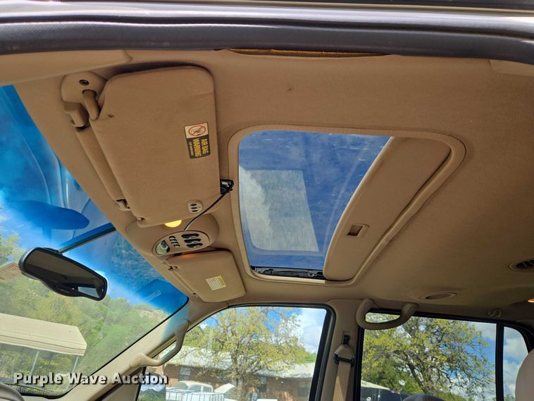 image for item ET5156 2001 Lincoln Navigator SUV