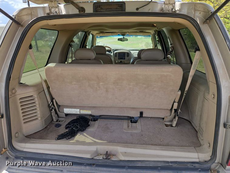 image for item ET5156 2001 Lincoln Navigator SUV