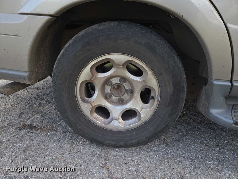 image for item ET5156 2001 Lincoln Navigator SUV
