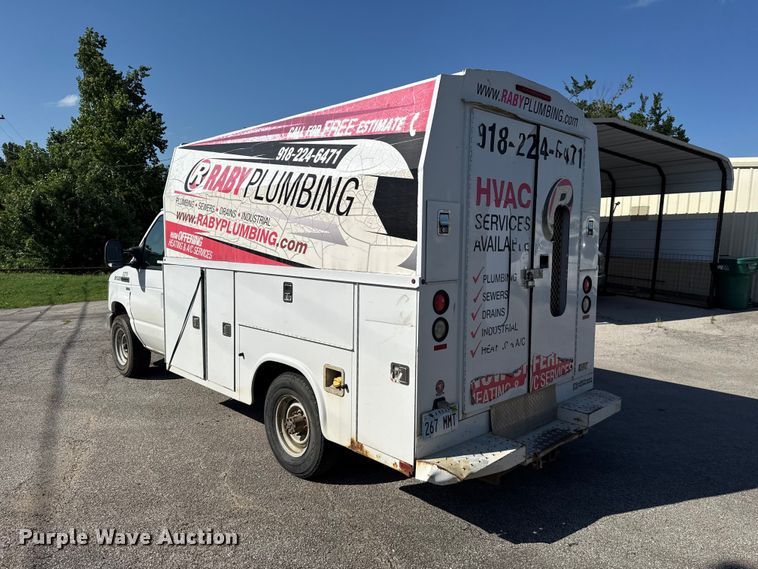 image for item ET6345 2011 Ford E350 Super Duty utility van