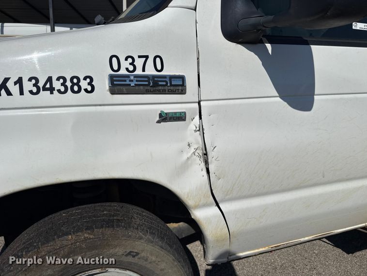 image for item ET6345 2011 Ford E350 Super Duty utility van