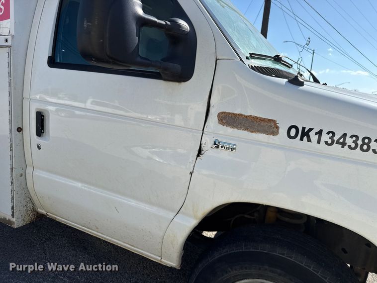 image for item ET6345 2011 Ford E350 Super Duty utility van