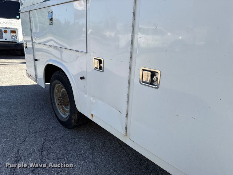image for item ET6345 2011 Ford E350 Super Duty utility van