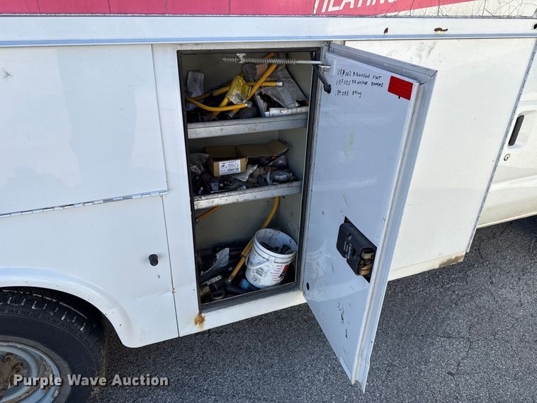 image for item ET6345 2011 Ford E350 Super Duty utility van