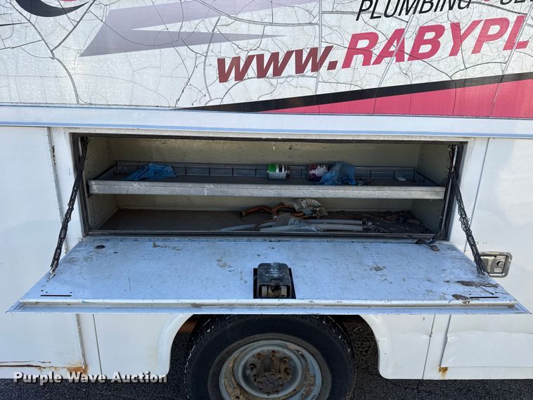 image for item ET6345 2011 Ford E350 Super Duty utility van