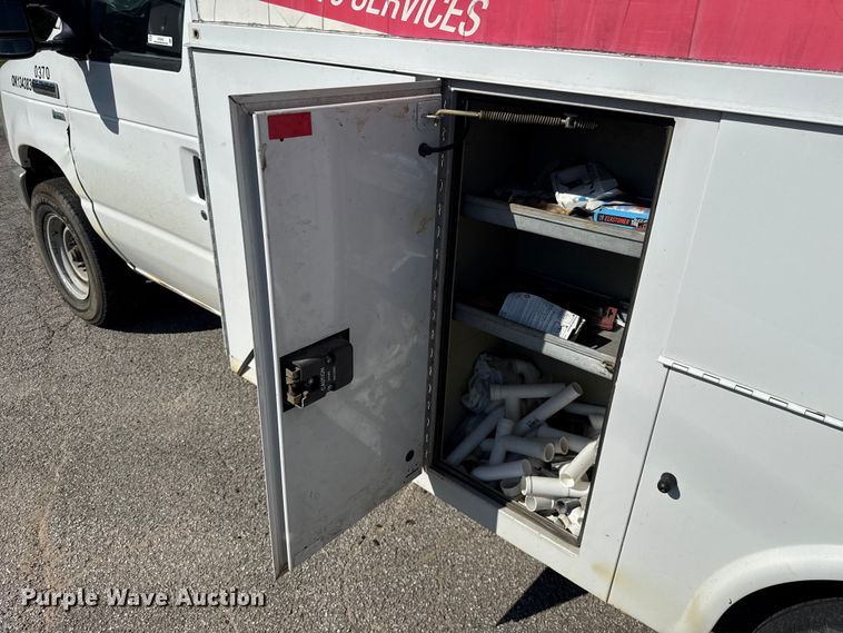 image for item ET6345 2011 Ford E350 Super Duty utility van