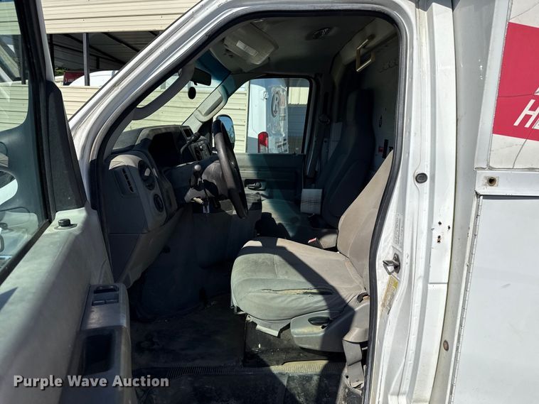 image for item ET6345 2011 Ford E350 Super Duty utility van