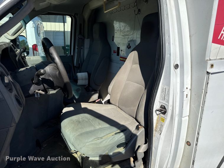 image for item ET6345 2011 Ford E350 Super Duty utility van