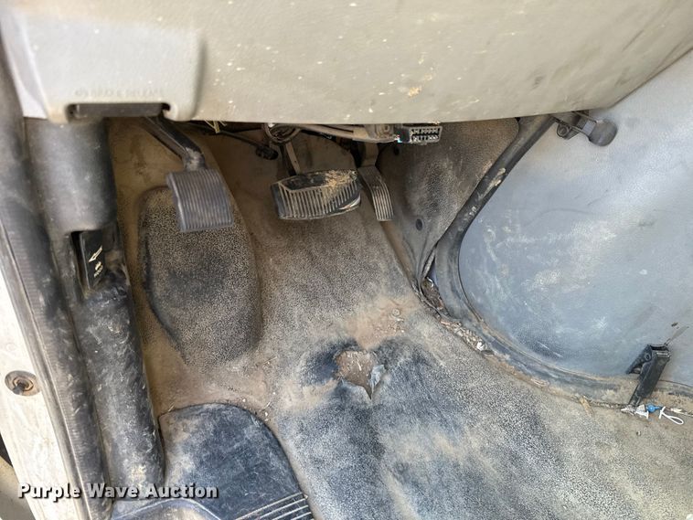 image for item ET6345 2011 Ford E350 Super Duty utility van