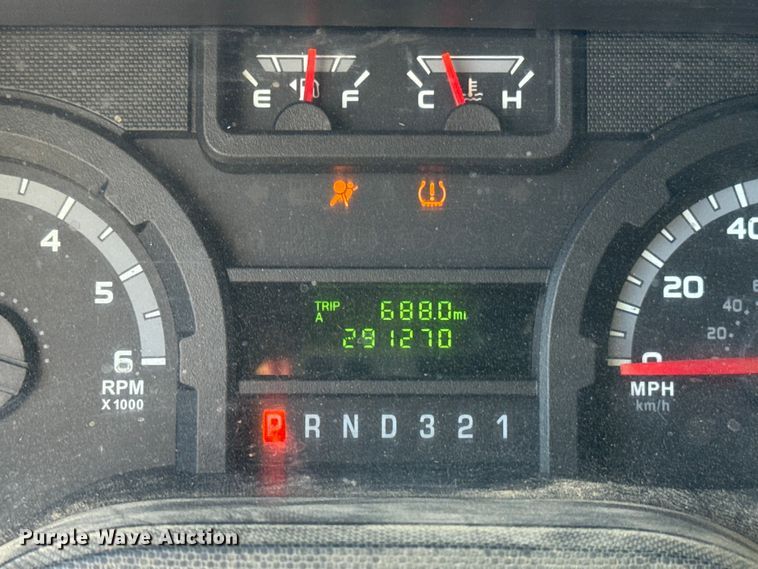 image for item ET6345 2011 Ford E350 Super Duty utility van