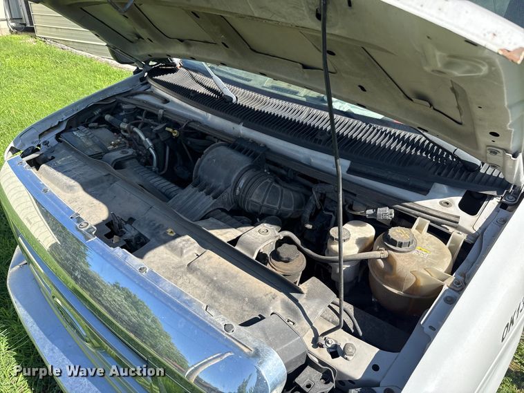 image for item ET6345 2011 Ford E350 Super Duty utility van