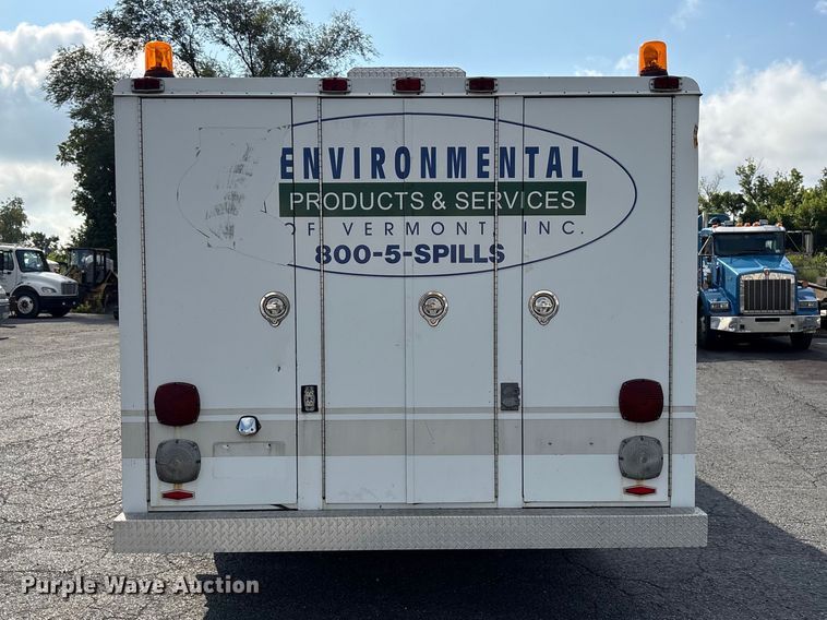 image for item ET8656 1990 Sterling Spartan MS40-2042 rescue vehicle