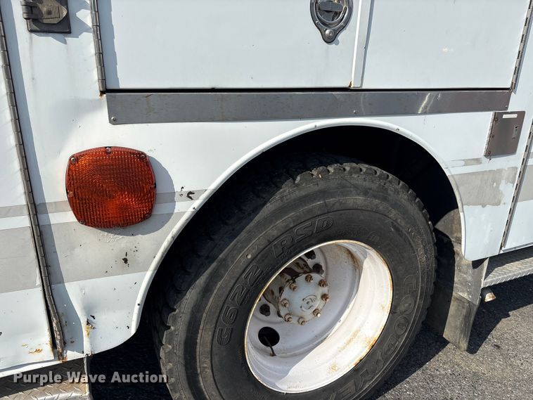 image for item ET8656 1990 Sterling Spartan MS40-2042 rescue vehicle
