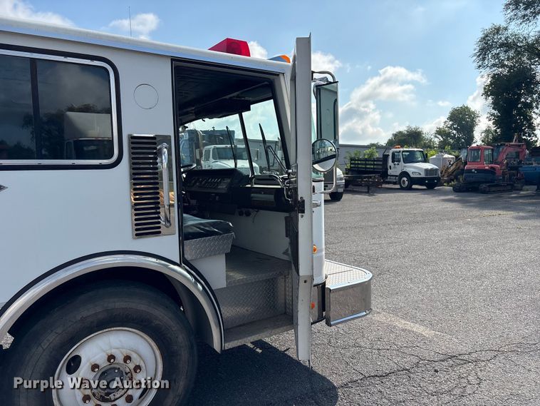 image for item ET8656 1990 Sterling Spartan MS40-2042 rescue vehicle