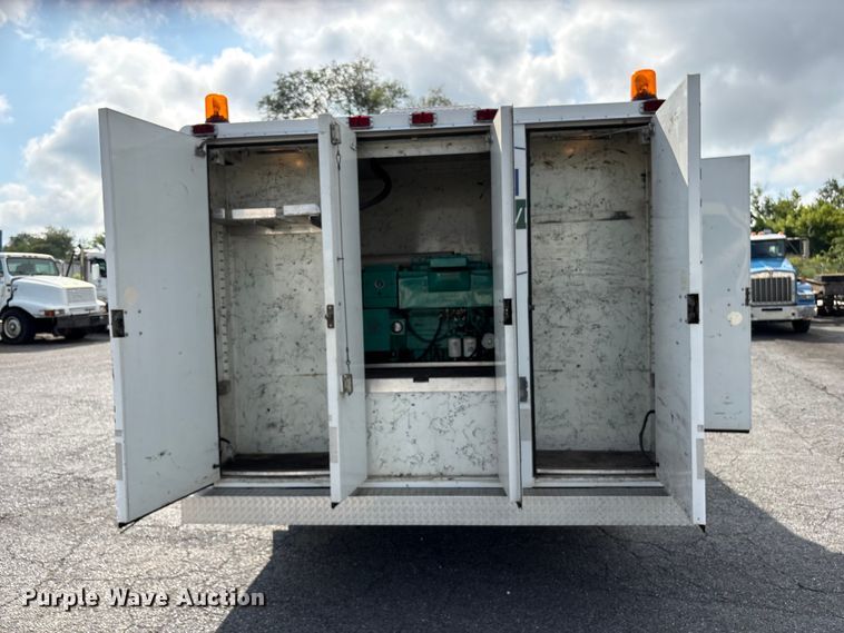 image for item ET8656 1990 Sterling Spartan MS40-2042 rescue vehicle