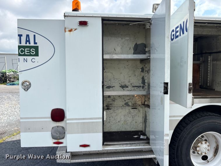image for item ET8656 1990 Sterling Spartan MS40-2042 rescue vehicle
